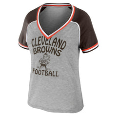 Cleveland Browns WEAR by Erin Andrews Women's Cropped Raglan Throwback V-Neck T-Shirt - Heather Gray T-shirts