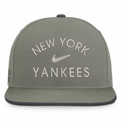 New York Yankees Nike Pro Dri-FIT Snapback Hat - Olive Hats
