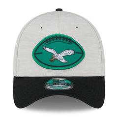 Philadelphia Eagles New Era 2024 Sideline Historic 39THIRTY Flex Hat - Stone/Black Hats