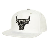 Chicago Bulls Day 4 Snapback Hat White - Mitchell & Ness