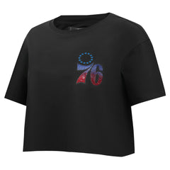Philadelphia 76ers Pro Standard Women's Jewels Boxy Cropped T-Shirt Black