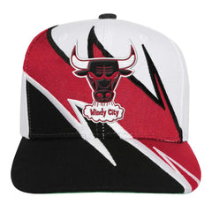 Chicago Bulls Youth Wave Runner Snapback Hat White - Mitchell & Ness