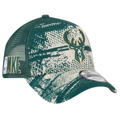 Milwaukee Bucks Tip Off A-Frame Trucker 9FORTY Adjustable Hat Hunter Green/Cream - New Era outlet
