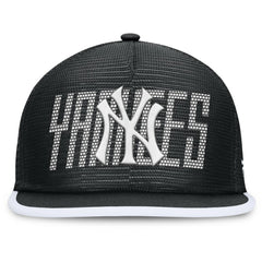 New York Yankees Fanatics Let's Glow Line Drive Snapback Hat - Black Hats