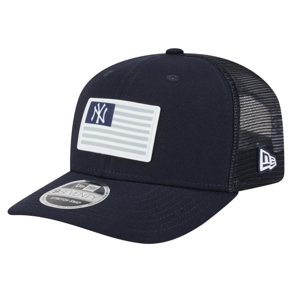 New York Yankees New Era Flag 9SEVENTY Stretch-Snap Hat - Navy Hats