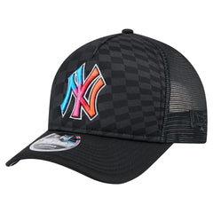 New York Yankees New Era Gradient 9FORTY A-Frame M-Crown Trucker Adjustable Hat - Black Hats