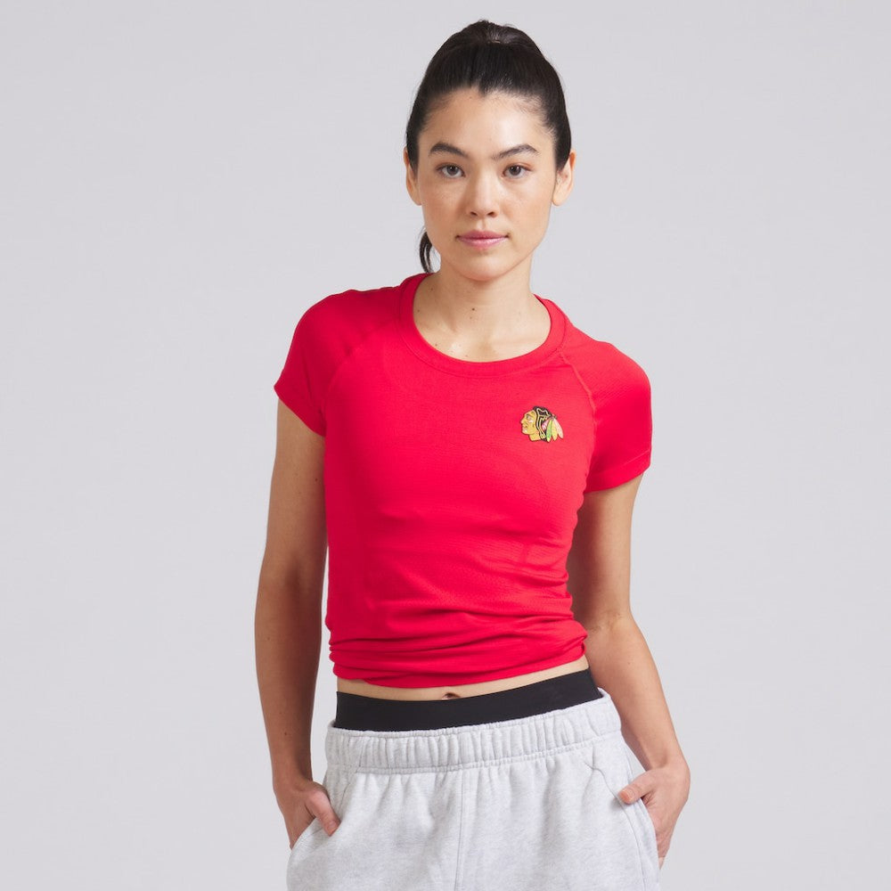 Chicago Blackhawks lululemon Women's Swiftly Tech Short-Sleeve Shirt 2.0 - True Red | US 202164655