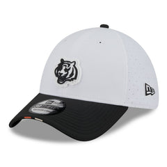 Cincinnati Bengals New Era 2025 NFL Training Camp 39THIRTY Flex Hat - White/Black Hats