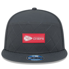Kansas City Chiefs New Era 2025 Sideline Cold Weather Split Panel 9FIFTY Snapback Hat - Charcoal Hats