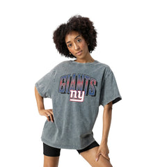New York Giants Gameday Couture Women's Peak Performance Oversized Snow Wash T-Shirt - Gray T-shirts