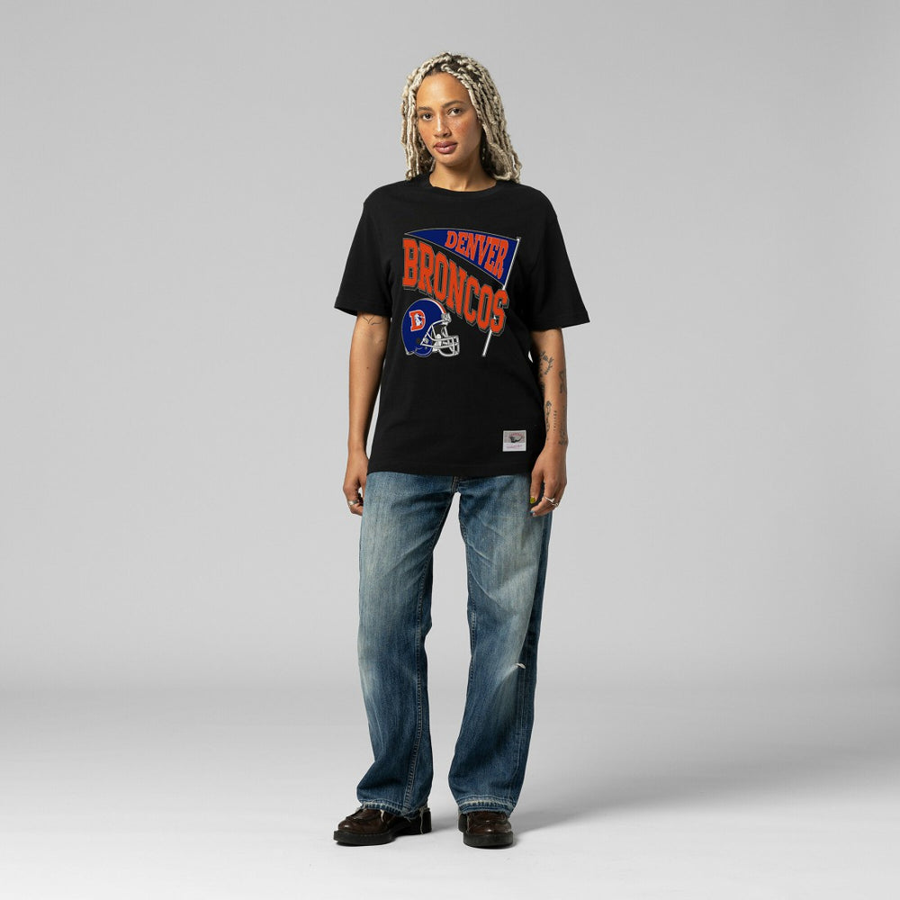 Denver Broncos Women's Team Dynamic Boyfriend T-Shirt - Black T-shirts