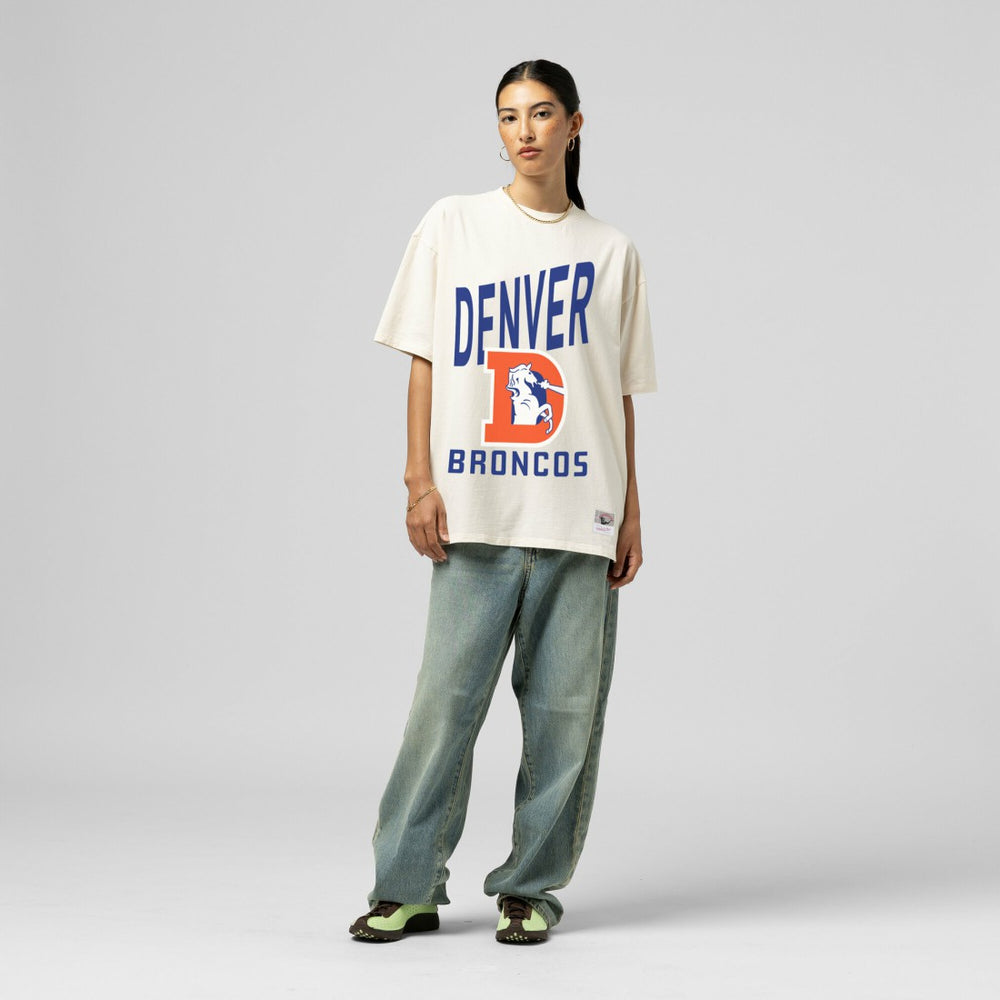 Denver Broncos Women's Logo Rise Boyfriend T-Shirt - Cream T-shirts
