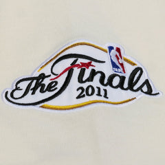Dallas Mavericks Hardwood Classics Chainstitch Premium T-Shirt Cream - Mitchell & Ness