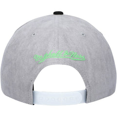 Chicago Bulls Day 5 Snapback Hat Black/Pink - Mitchell & Ness