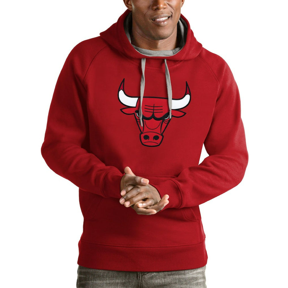 Chicago Bulls Antigua Logo Victory Pullover Hoodie Red
