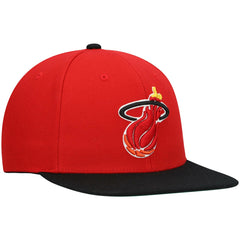 Miami Heat Hardwood Classics Team Two-Tone 2.0 Snapback Hat Red/Black - Mitchell & Ness