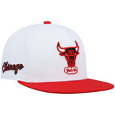 Chicago Bulls Hardwood Classics Snapback Hat White/Red - Mitchell & Ness