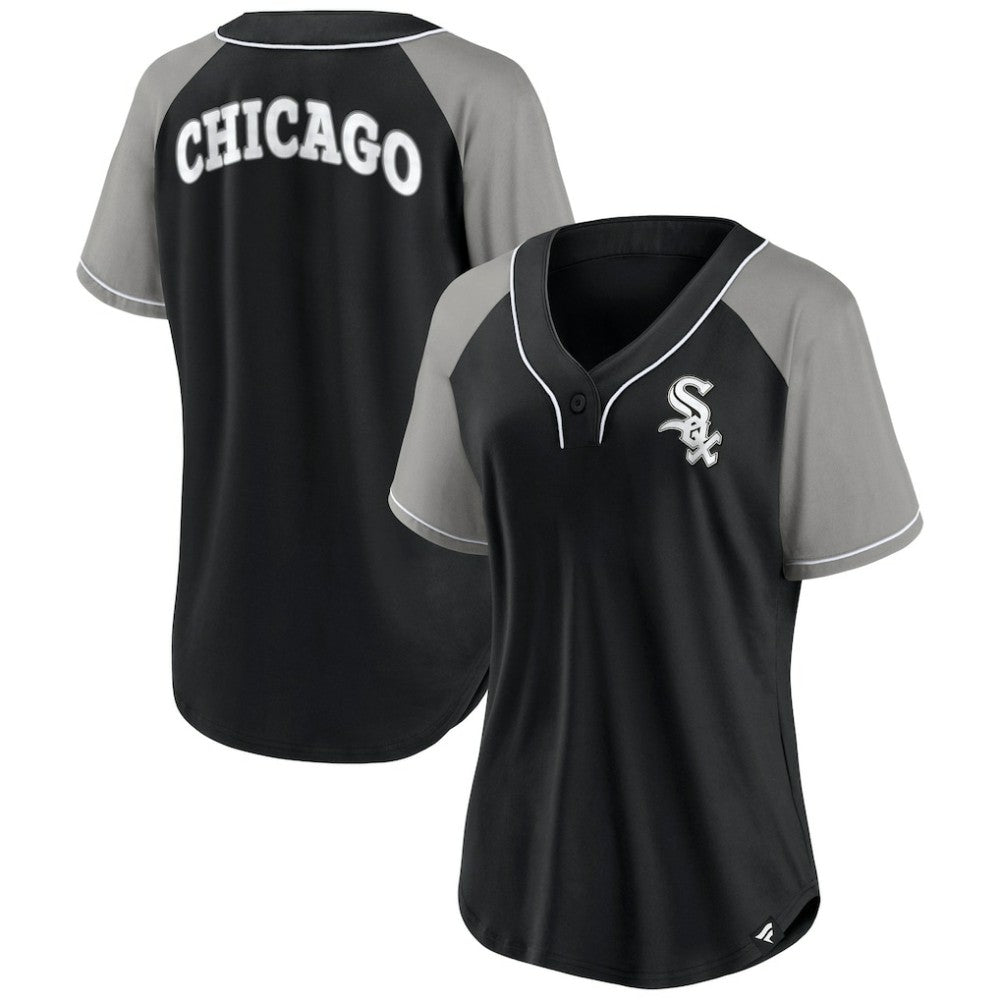 Chicago White Sox Fanatics Women's Ultimate Style Raglan V-Neck T-Shirt - Black T-shirts