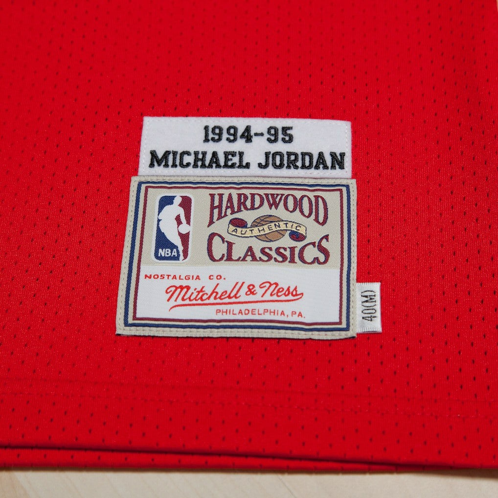 Chicago Bulls Michael Jordan 1994-95 Road 45 Authentic Jersey Red Mens - Mitchell & Ness