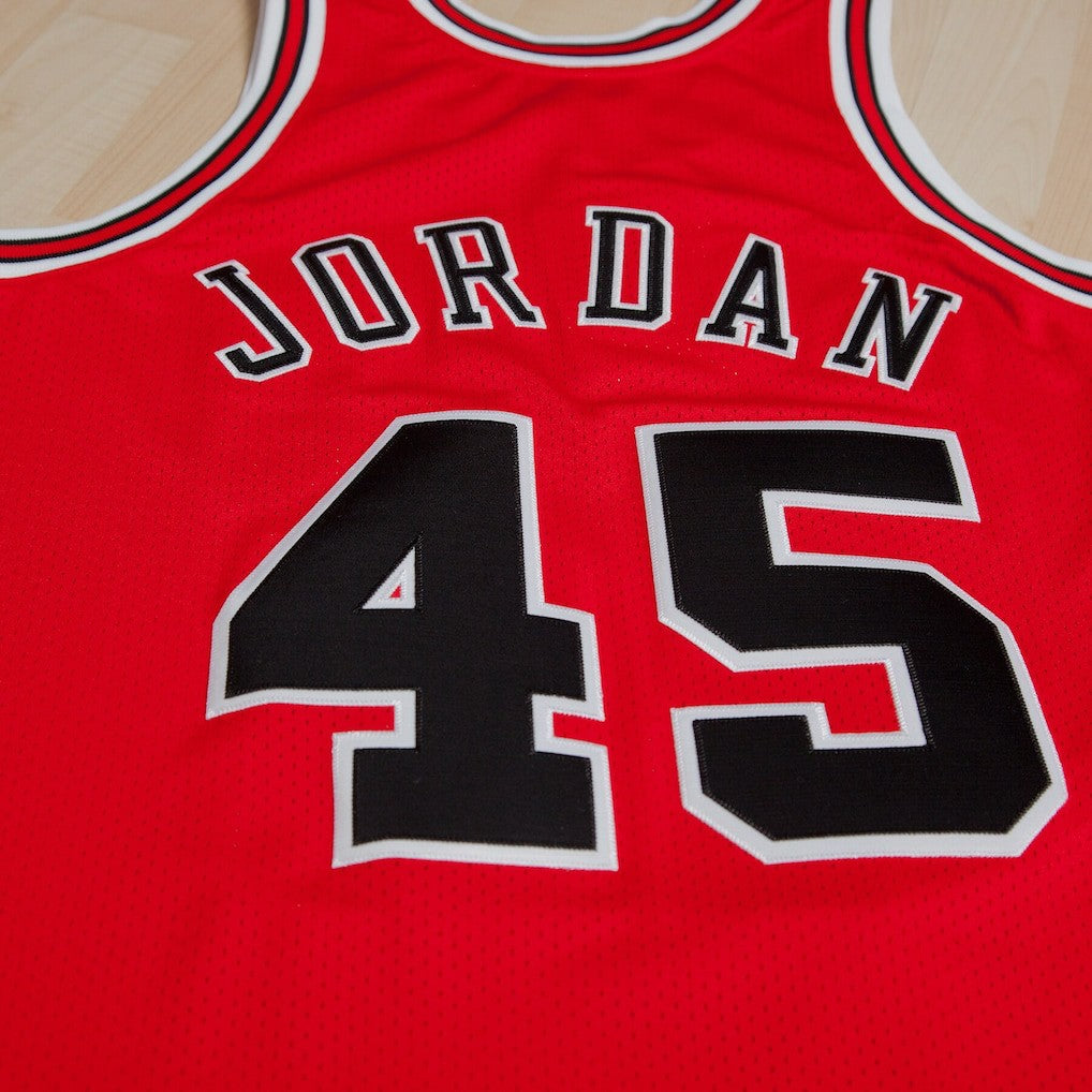 Chicago Bulls Michael Jordan 1994-95 Road 45 Authentic Jersey Red Mens - Mitchell & Ness