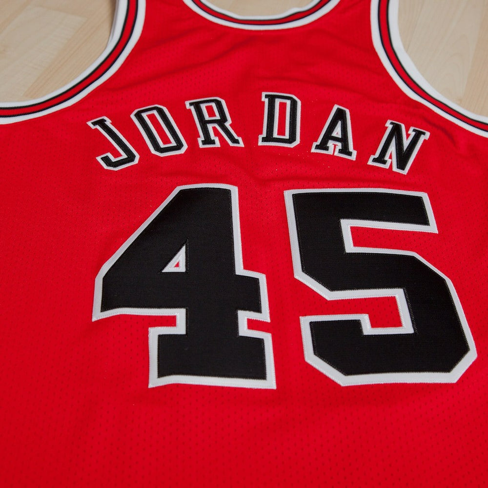 Chicago Bulls Michael Jordan 1994-95 Road 45 Authentic Jersey Red Mens - Mitchell & Ness