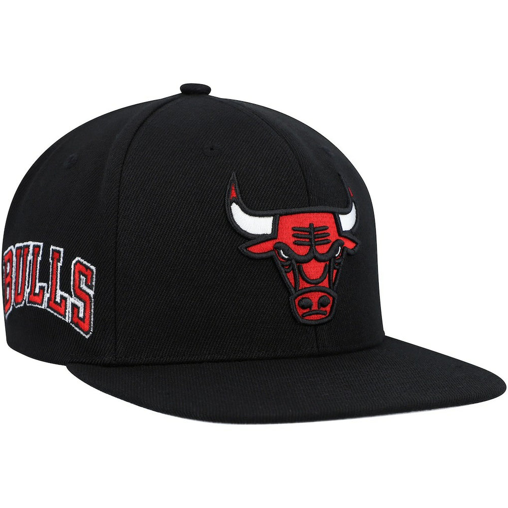 Chicago Bulls Side Core 2.0 Snapback Hat Black - Mitchell & Ness
