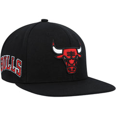 Chicago Bulls Side Core 2.0 Snapback Hat Black - Mitchell & Ness