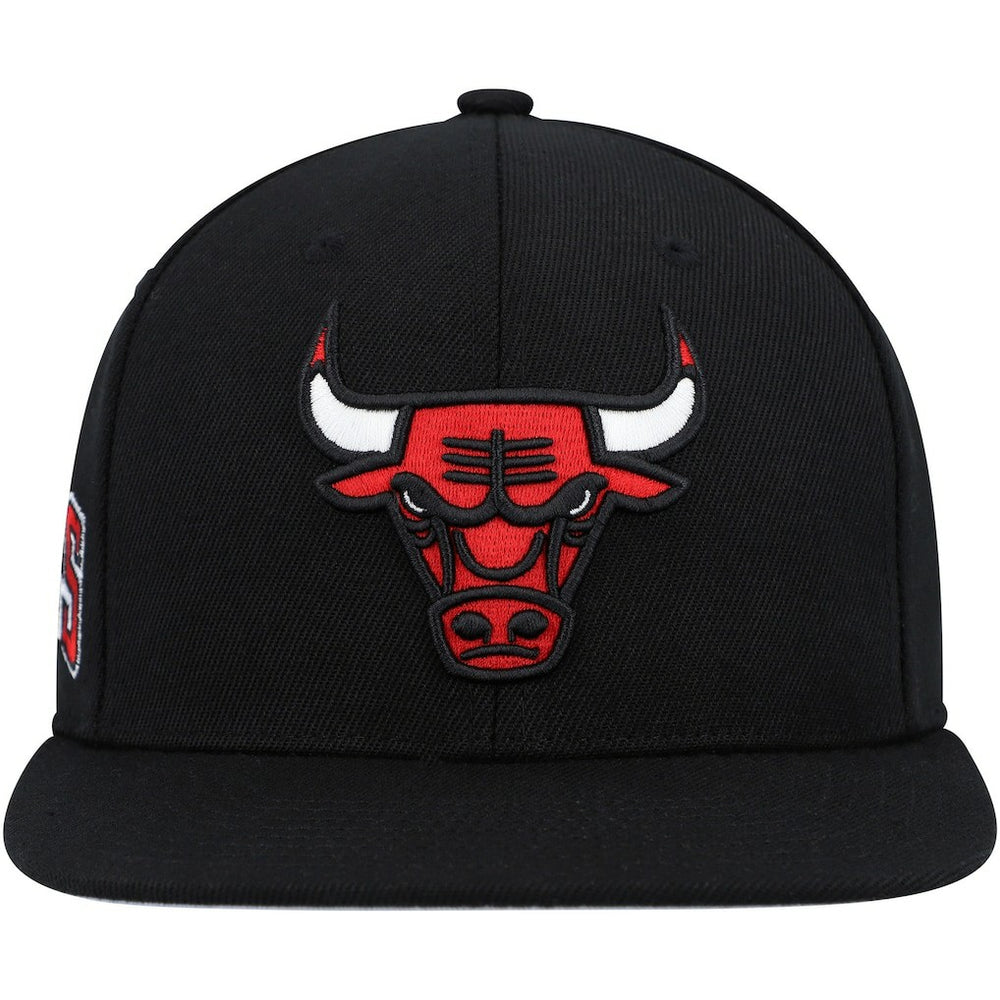 Chicago Bulls Side Core 2.0 Snapback Hat Black - Mitchell & Ness