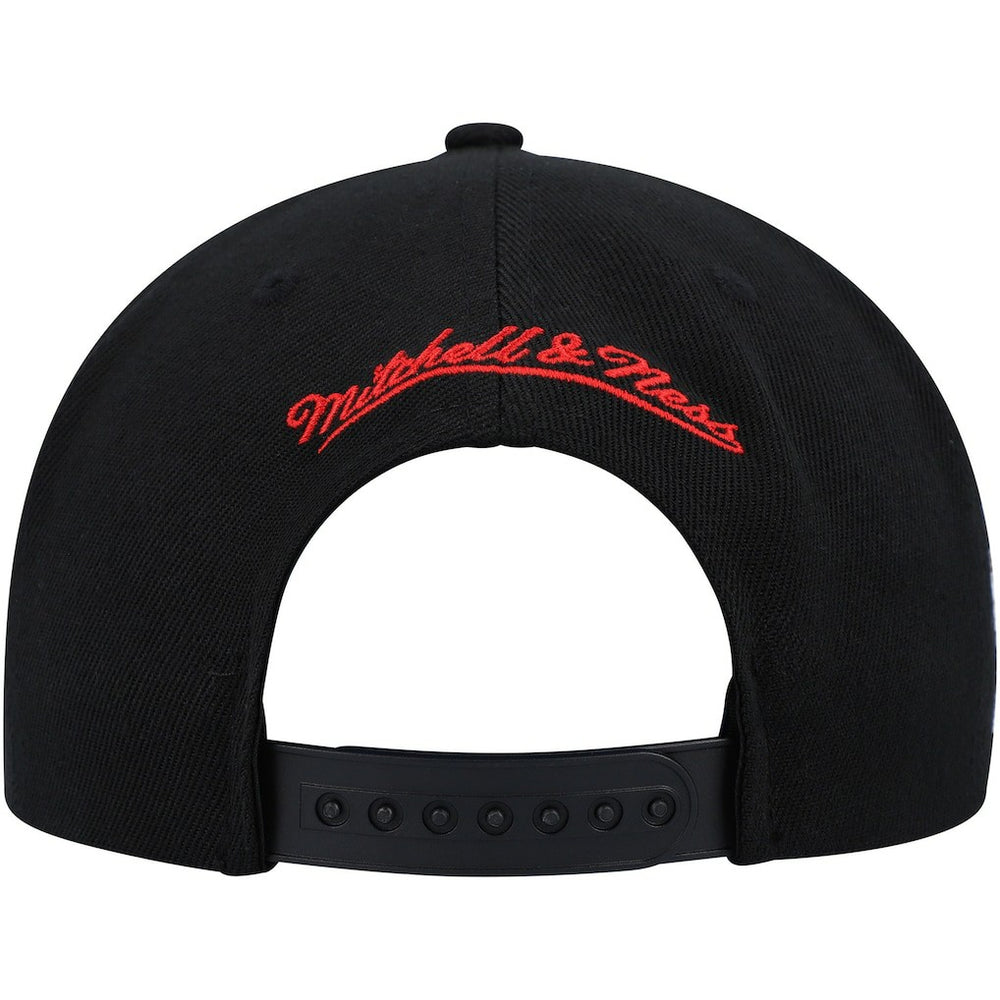 Chicago Bulls Side Core 2.0 Snapback Hat Black - Mitchell & Ness