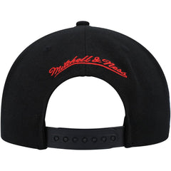 Chicago Bulls Side Core 2.0 Snapback Hat Black - Mitchell & Ness