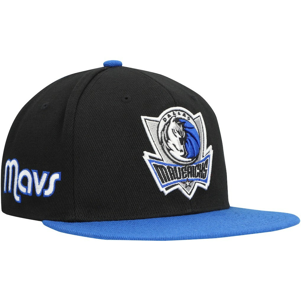 Dallas Mavericks Side Core 2.0 Snapback Hat Black/Royal - Mitchell & Ness