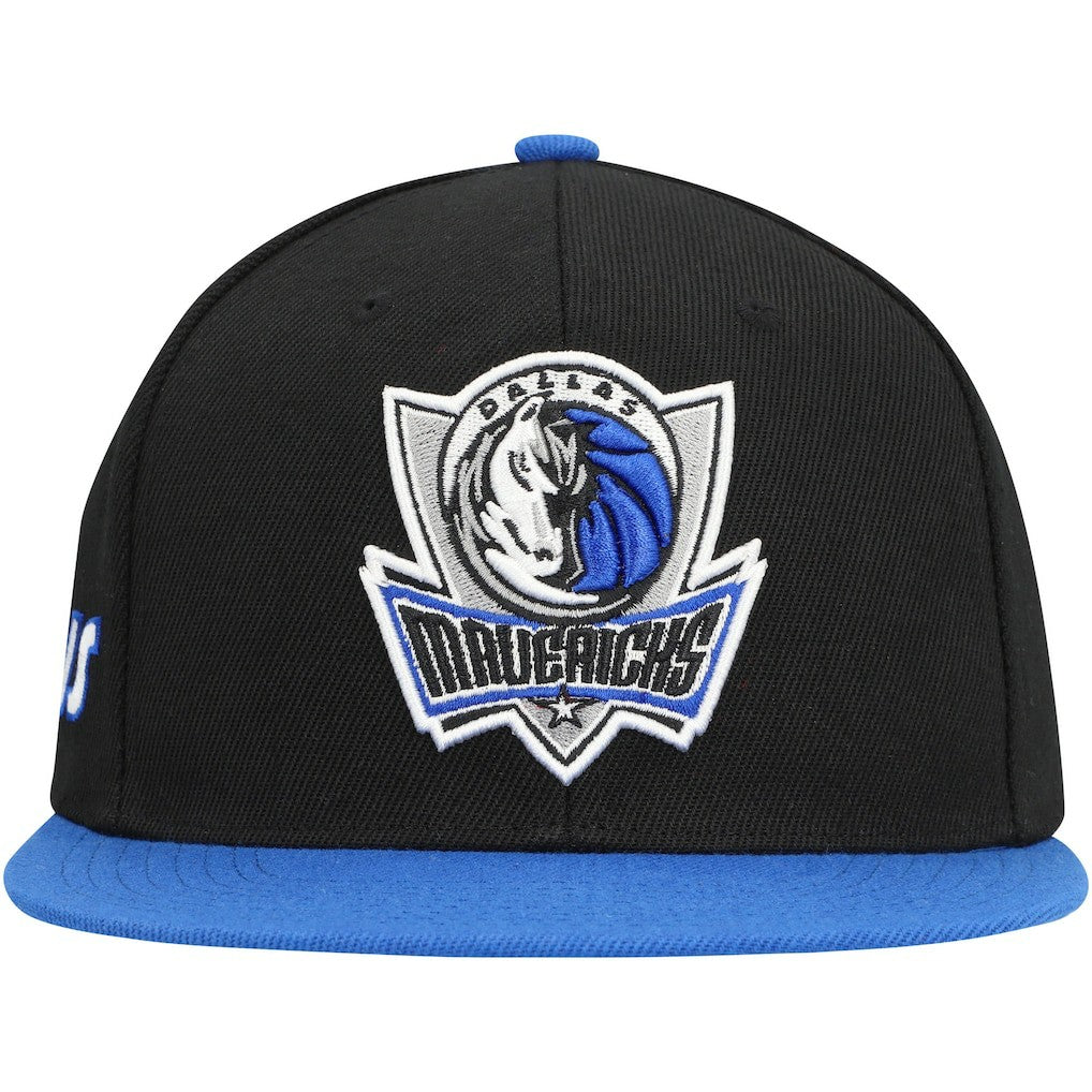 Dallas Mavericks Side Core 2.0 Snapback Hat Black/Royal - Mitchell & Ness