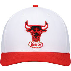 Chicago Bulls Hardwood Classics Core 2-Tone 2.0 Pro Snapback Hat White/Red - Mitchell & Ness
