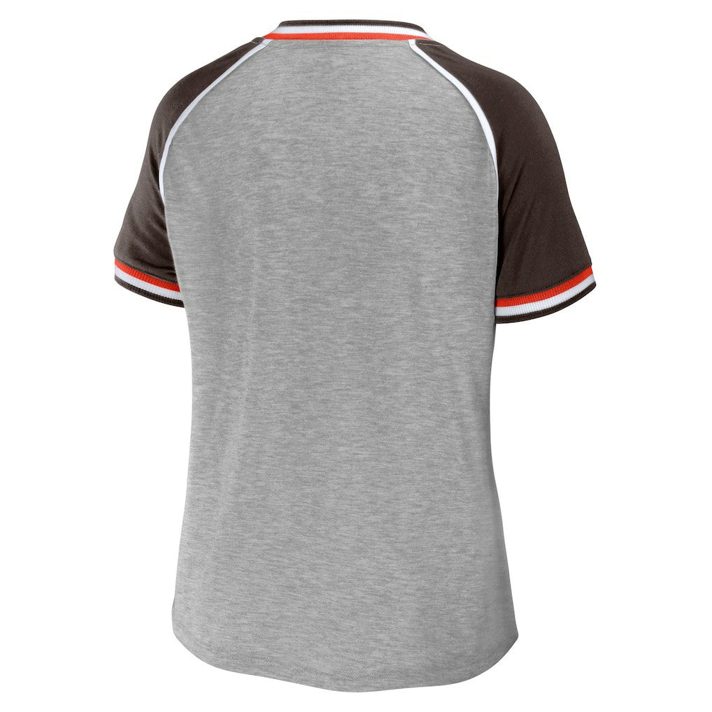 Cleveland Browns WEAR by Erin Andrews Women's Cropped Raglan Throwback V-Neck T-Shirt - Heather Gray T-shirts