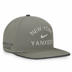 New York Yankees Nike Pro Dri-FIT Snapback Hat - Olive Hats