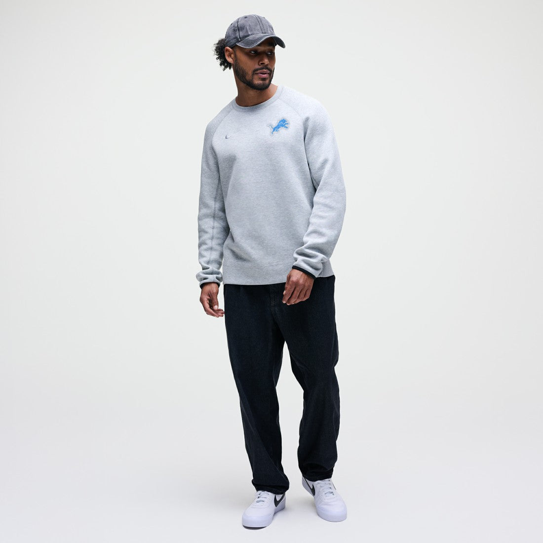 Detroit Lions Tech Fleece Raglan Sweatshirt - Heather Gray Sweatshirts