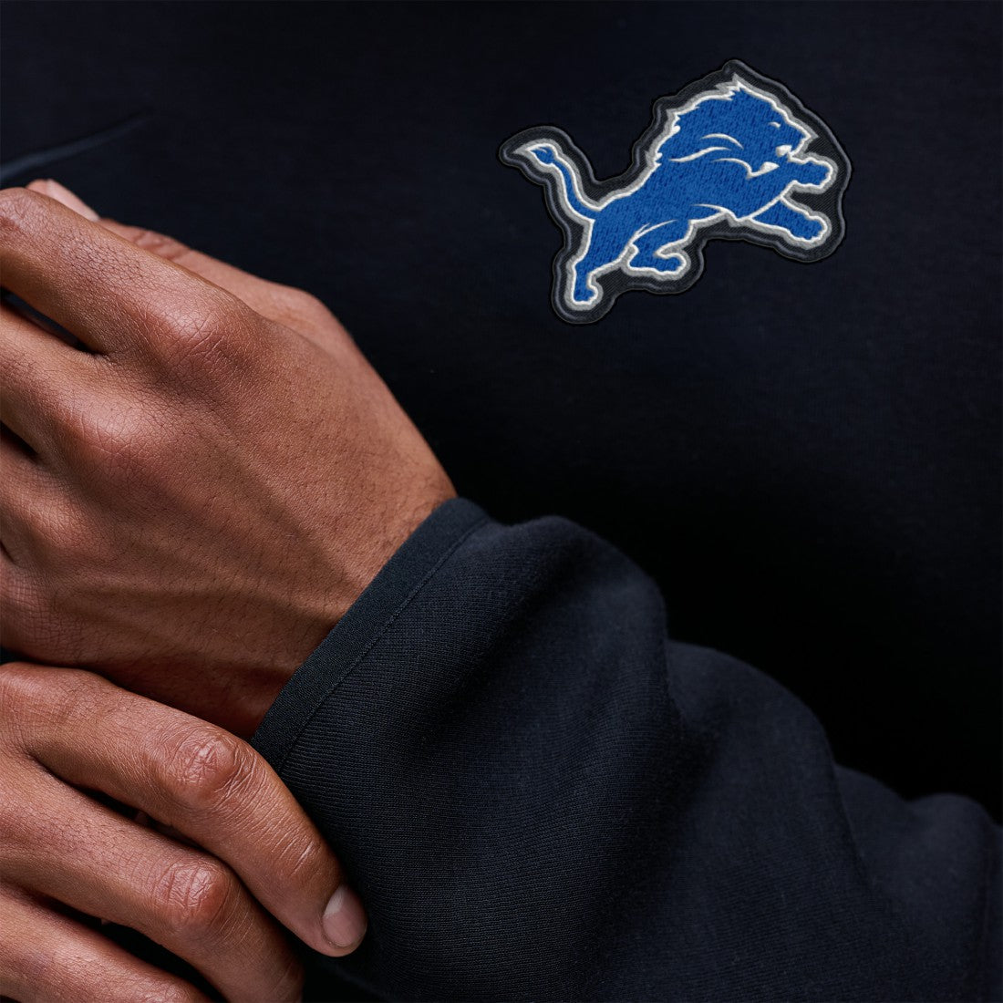 Detroit Lions Tech Fleece Raglan Sweatshirt - Black Sweatshirts
