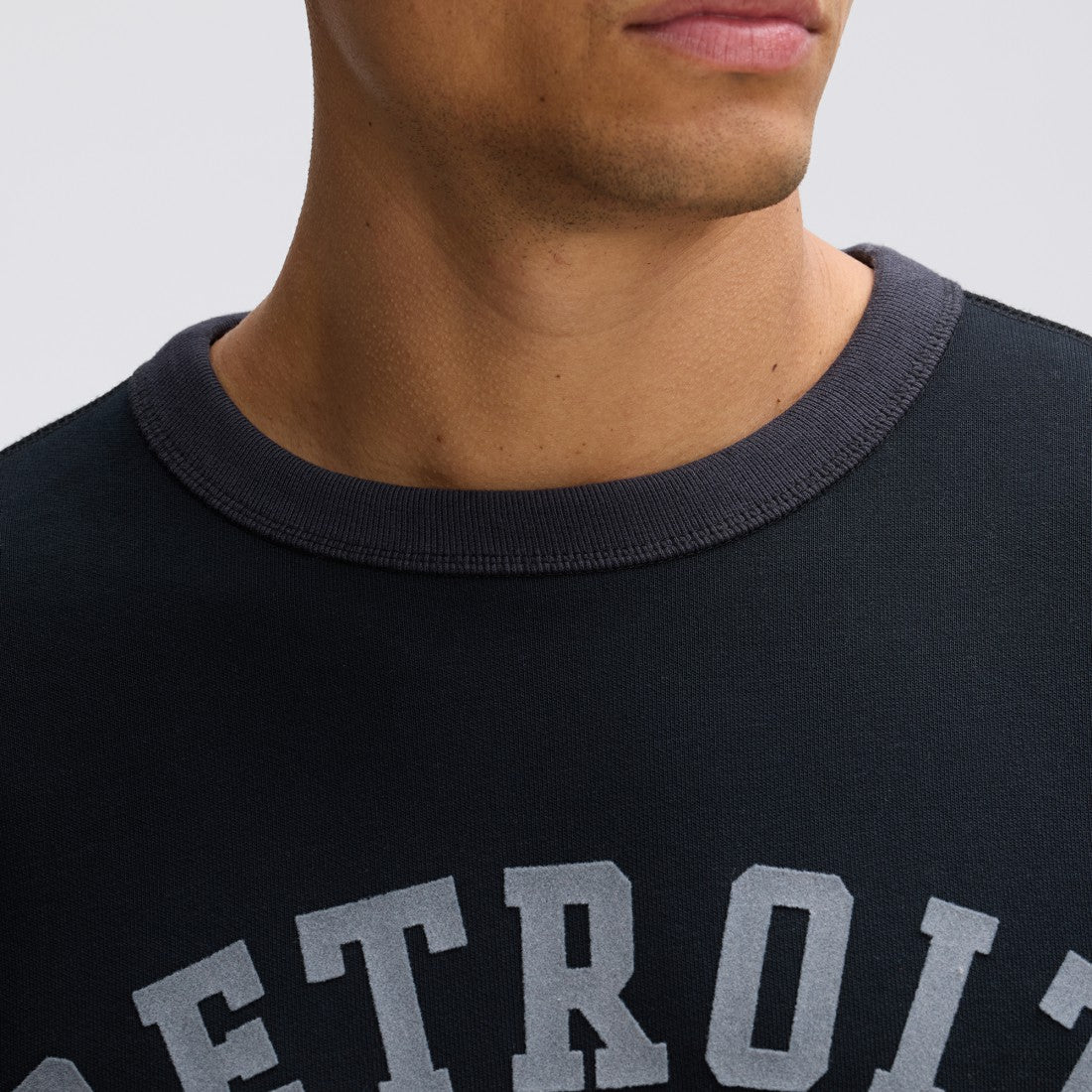 Detroit Lions IconicFleece Short Sleeve Sweatshirt - Black Sweatshirts