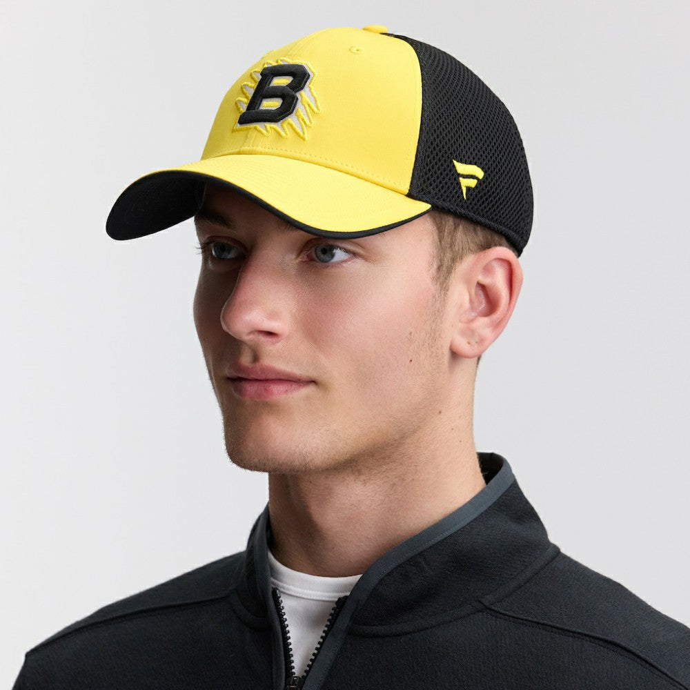 Boston Bruins Fanatics 2026 NHL Stadium Series Authentic Pro Adjustable Trucker Hat - Gold/Black | US 2001716787