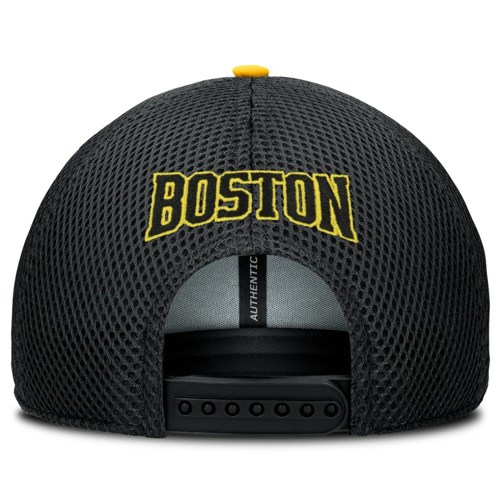 Boston Bruins Fanatics 2026 NHL Stadium Series Authentic Pro Adjustable Trucker Hat - Gold/Black | US 2001716787
