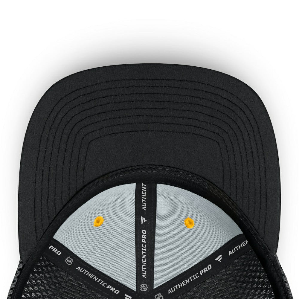 Boston Bruins Fanatics 2026 NHL Stadium Series Authentic Pro Adjustable Trucker Hat - Gold/Black | US 2001716787