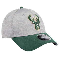 Milwaukee Bucks Active Digi-Tech Two-Tone 9FORTY Adjustable Hat Heather Gray/Hunter Green - New Era