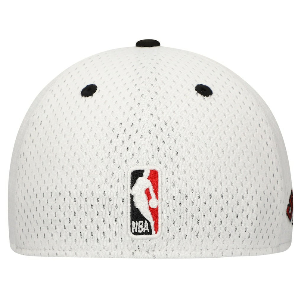 Chicago Bulls Throwback 2Tone 59FIFTY Fitted Hat White/Black - New Era