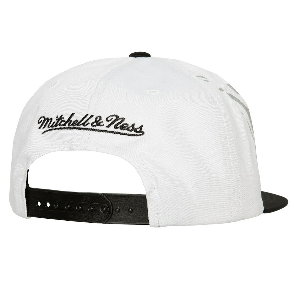 Brooklyn Nets Hot Fire Snapback Hat White - Mitchell & Ness