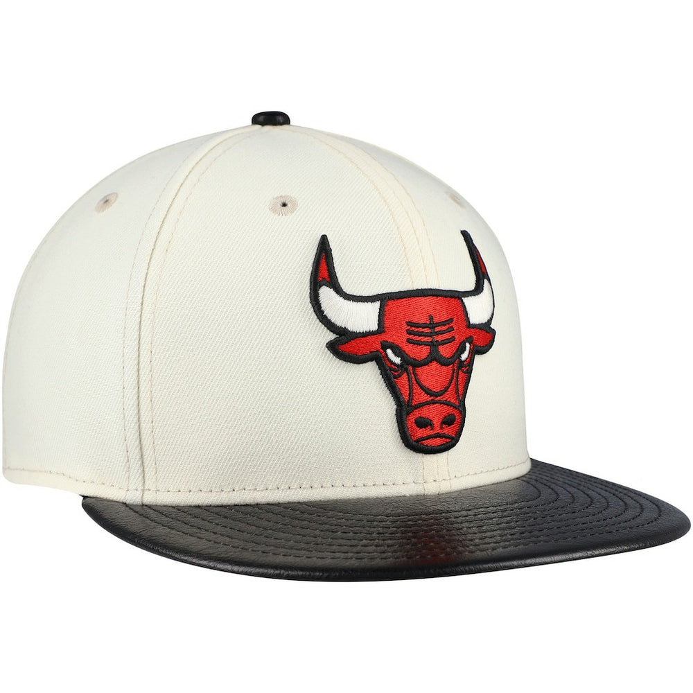 Chicago Bulls Faux Leather Visor Two-Tone 59FIFTY Fitted Hat Cream/Black - New Era