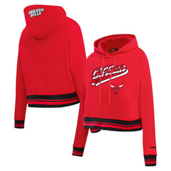 Chicago Bulls Pro Standard Women's Script Tail Cropped Pullover Hoodie Red