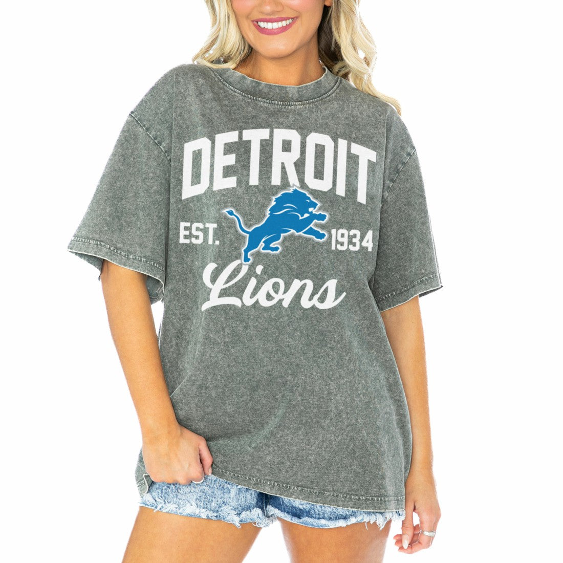 Detroit Lions Gameday Couture Women's Tackle Titan Boyfriend Washed T-Shirt - Gray T-shirts