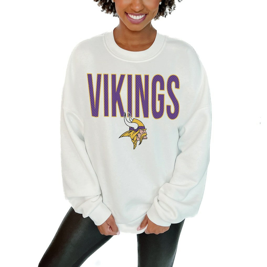 Minnesota Vikings Gameday Couture Women's Just Go With It Oversized Long Sleeve Crewneck Sweatshirt - White