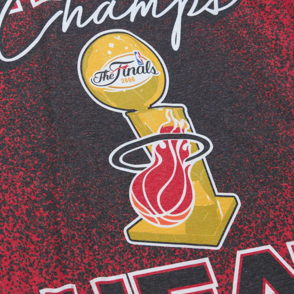 Miami Heat Hardwood Classics 2006 NBA Champions Champ City T-Shirt Red - Mitchell & Ness