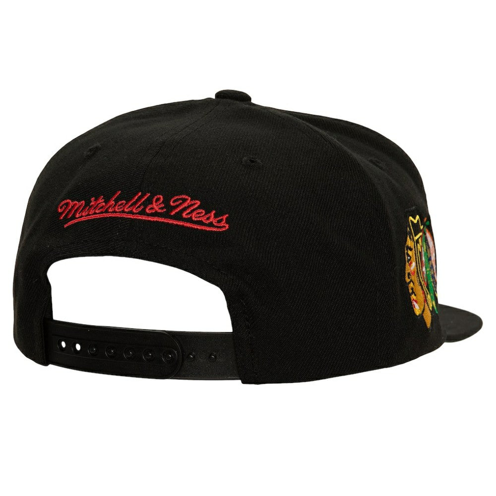 Chicago Blackhawks Mitchell & Ness Retro Script Colorblock Snapback Hat - Black | US 201141486